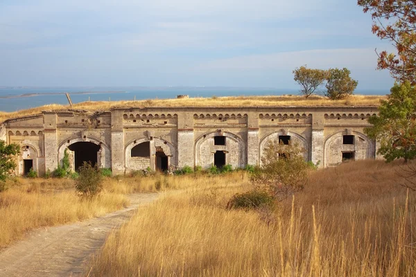 Склад боеприпасов в древней крепости в Керчи, Украина — стоковое фото