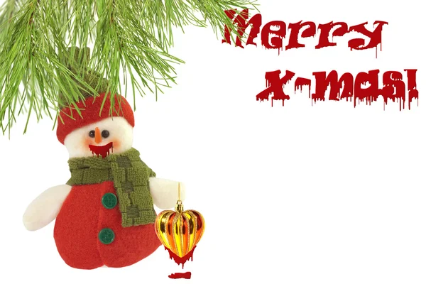 Bonito boneco de neve sob um pinheiro e um sinal de Feliz Natal, escrito — Fotografia de Stock