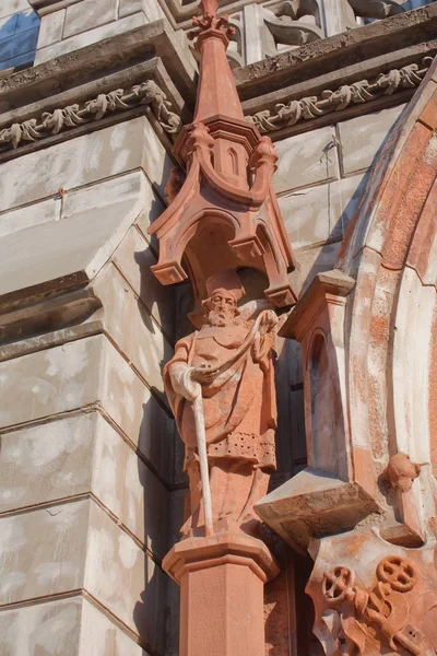 Estatua de San Pablo en la fachada de San Nicolás Roman Catholi — Foto de Stock