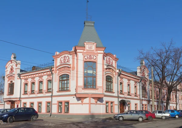 오래 된 고전 주거 건물, 카잔, 러시아 — 스톡 사진
