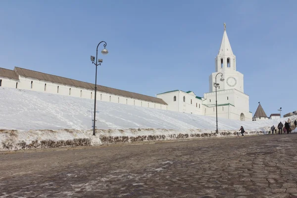 De spasskaya toren in kremlin van kazan — Stockfoto