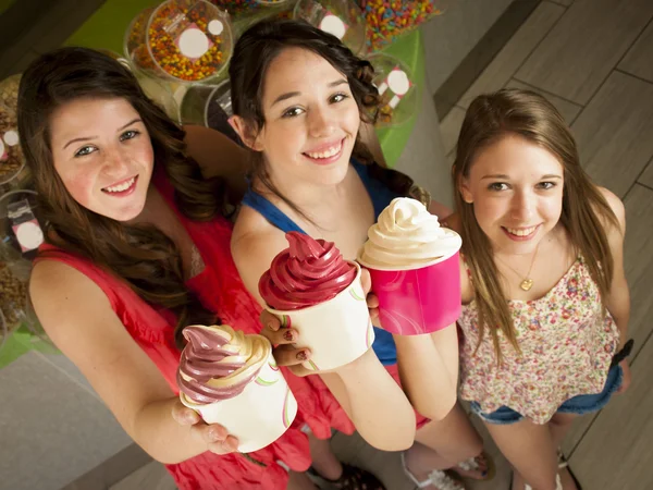 Eating Frozen Yogurt — Stock Photo, Image