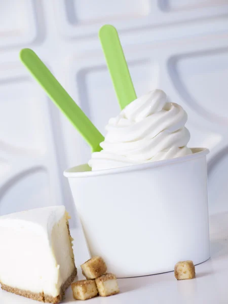 Morbido congelato servire yogurt . — Foto Stock