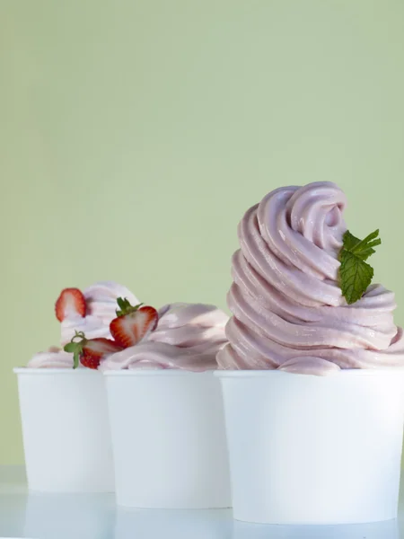 Fryst mjukglass yoghurt. — Stockfoto