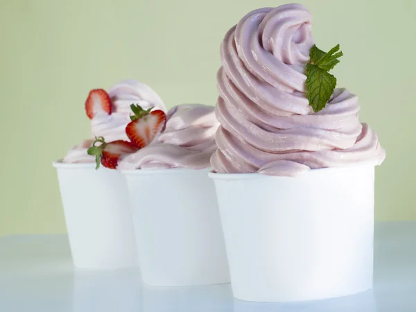 Замороженный йогурт . — стоковое фото