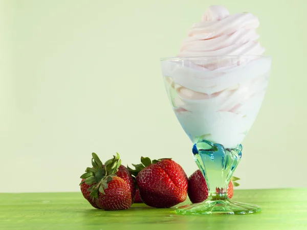 Gefrorene Soft Serve Joghurt. — Stockfoto