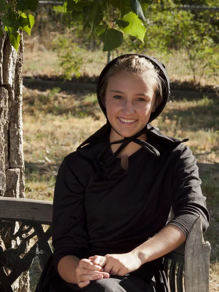 Amish Girl — Stock Photo, Image