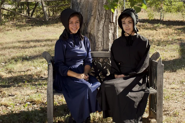 Meninas Amish — Fotografia de Stock