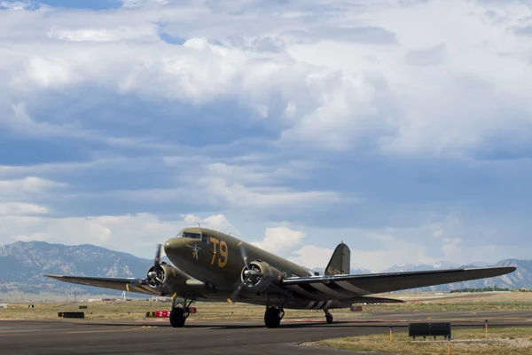 Avión militar — Foto de Stock