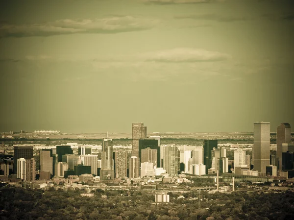 Meter höga staden denver nattetid — Stockfoto