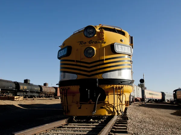 Žlutý vlak — Stock fotografie