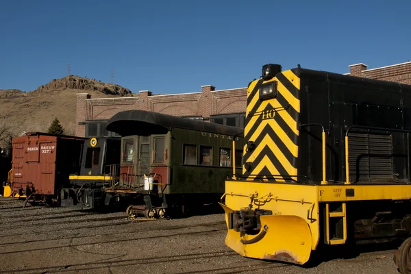 Gele locomotief — Stockfoto