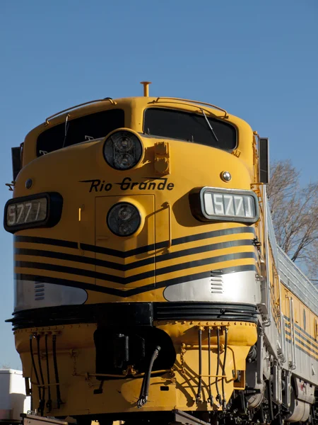 Gele trein — Stockfoto