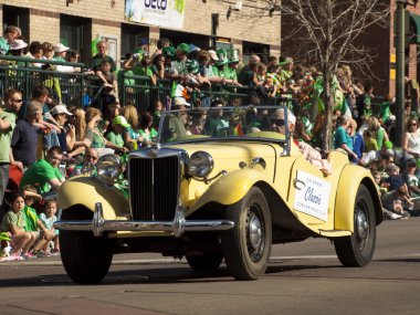 St Patrick'ın günü yürüyüşü