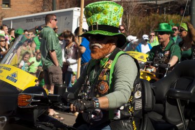 St Patrick'ın günü yürüyüşü