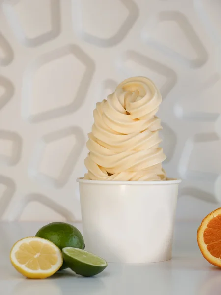 Gefrorene Soft Serve Joghurt — Stockfoto