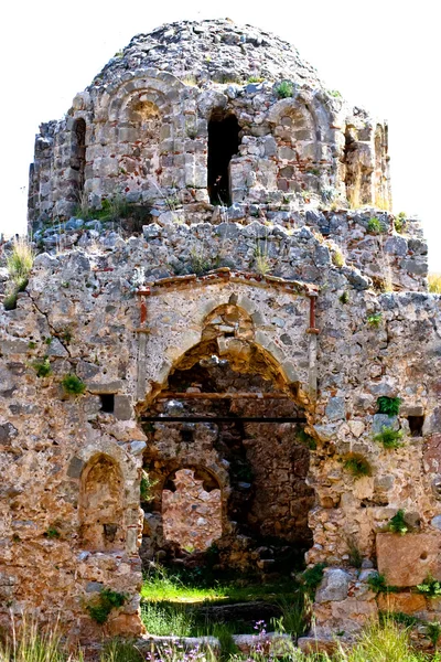 Ruïnes van het fort. de Byzantijnse kerk. Kasteel van alanya — Stockfoto