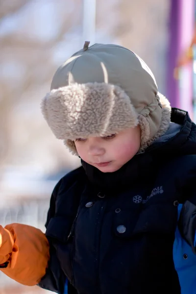 Retrato de um rapazinho giro. Inverno — Fotografia de Stock