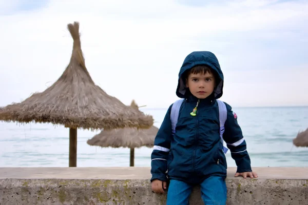Sevimli çocuk sahilde, İspanya — Stok fotoğraf