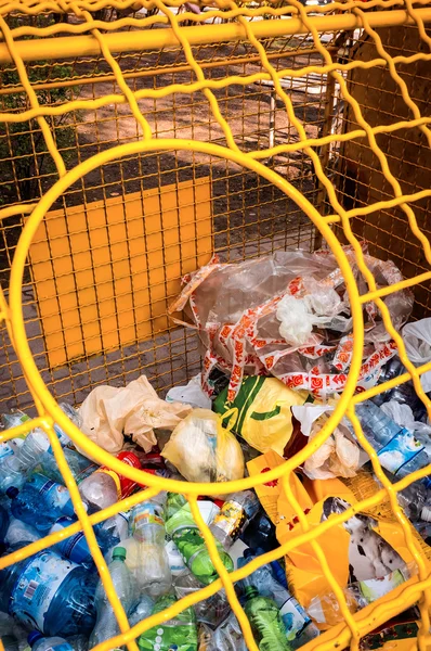 Různé plastové odpadky — Stock fotografie