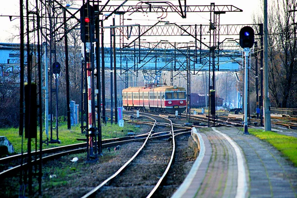 Vlak motor a železniční trať — Stock fotografie