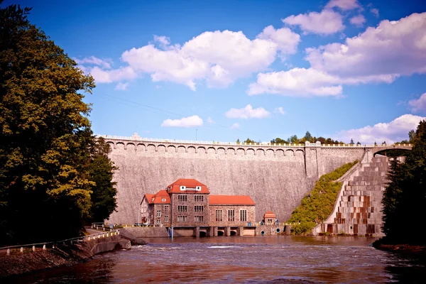 Cem anos de idade barragem em Pilichowice, Polônia — Fotografia de Stock