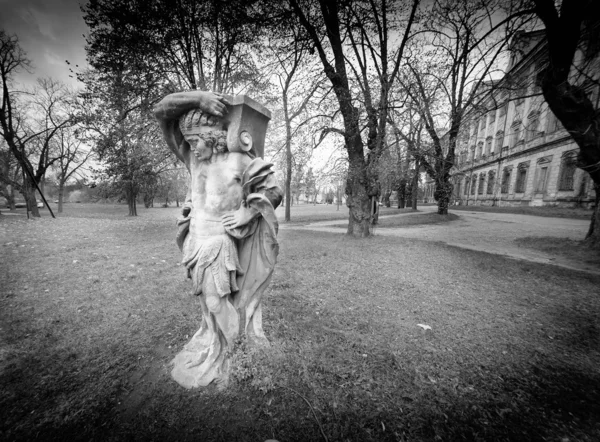 stock image Statue in the castle court