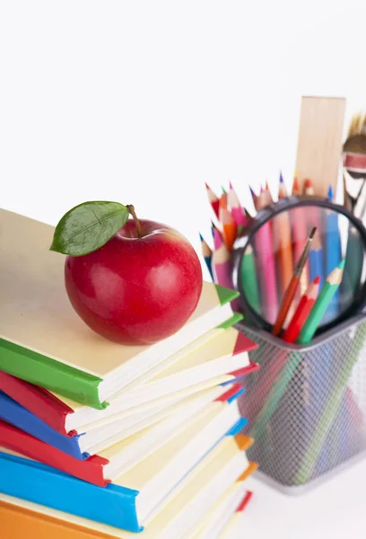 Apple, книги, карандаш — стоковое фото