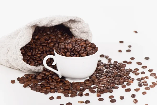 Csésze kávé és a gabona — Stock Fotó