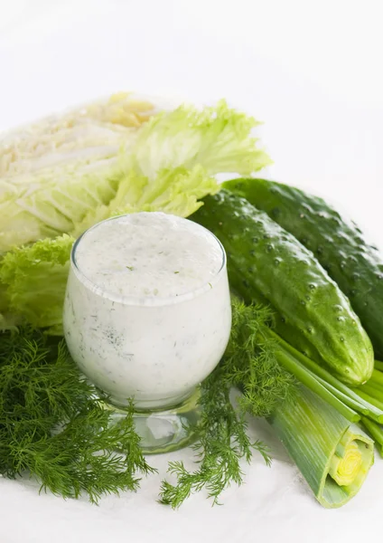 Uppfriskande, hälsosamma vegetabiliska juice cocktails — Stockfoto