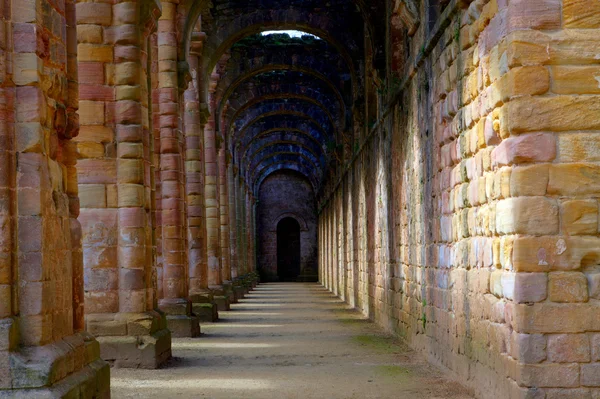 Abadía de las fuentes en Yorkshire del Norte, Inglaterra — Foto de Stock