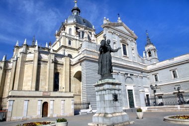 madrid İspanya Almudena Katedrali