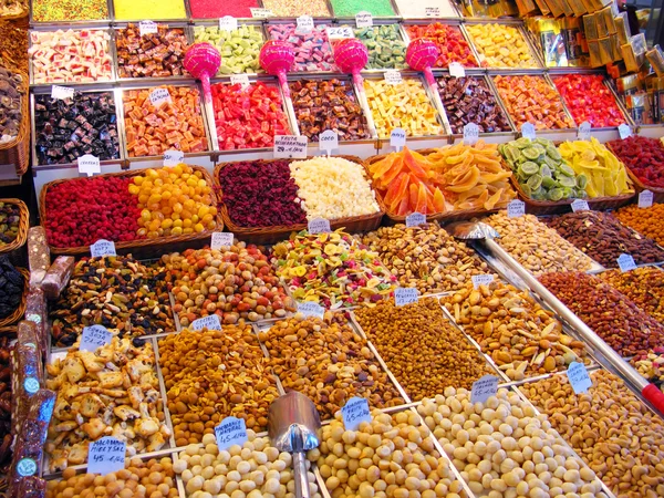Sweets and dried fruits in the market — Stock Photo, Image
