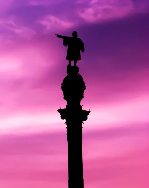 Kolumbův památník a po západu slunce — Stock fotografie
