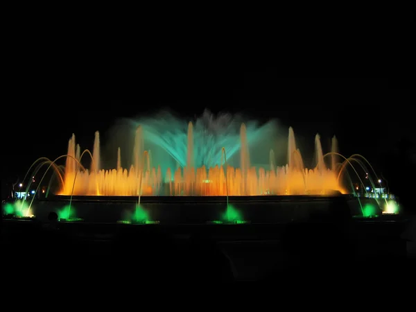 在巴塞罗那美丽漂亮的喷泉 — 图库照片