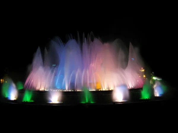 Prachtige fontein in barcelona — Stockfoto