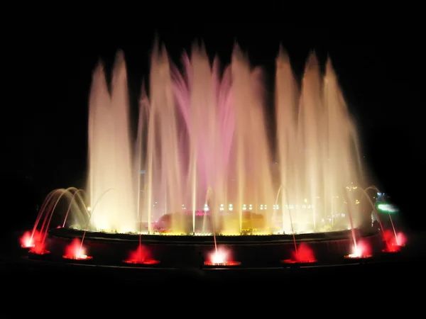 Belle fontaine à Barcelone — Photo