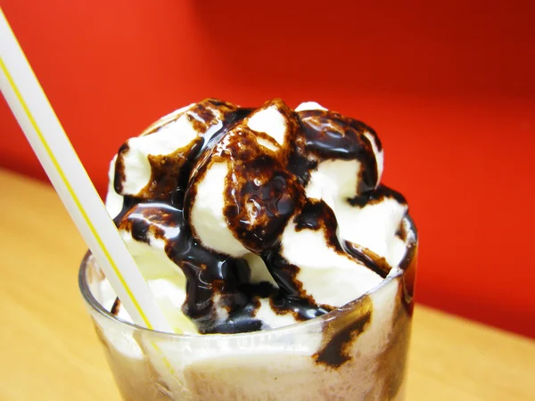 Milk shake and ice cream — Stock Photo, Image