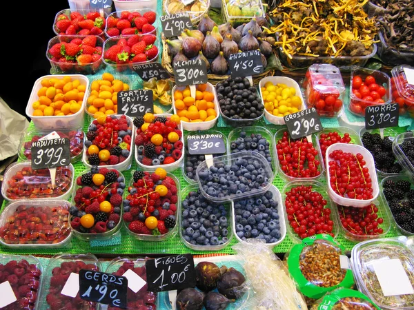 Fresh fruits market — Stock Photo, Image