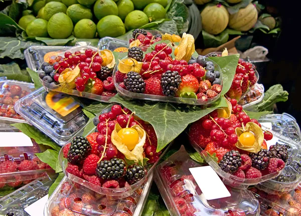 Taze meyve pazarı — Stok fotoğraf