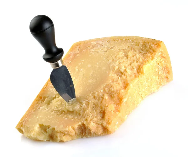 Sýr parmezán s nožem — Stock fotografie