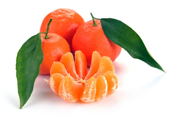 Clementinen mit Segmenten — Stockfoto