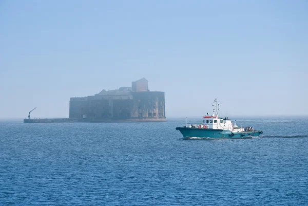 stock image Old ship and Fort Alexander