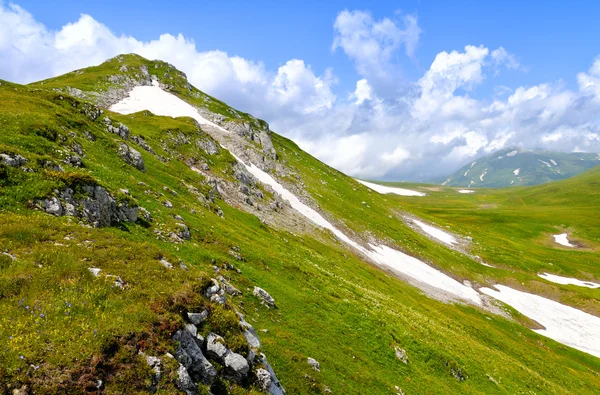 Pintoresco paisaje de montaña —  Fotos de Stock