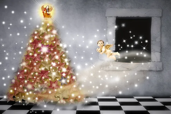 Tarjeta de Navidad, ángeles decorando el árbol —  Fotos de Stock