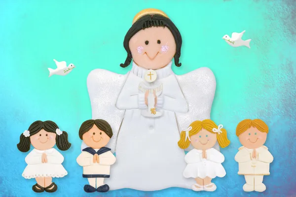Tarjeta de primera comunión alegre, ángel con niños — Foto de Stock