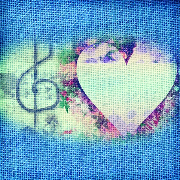 Музыка Романтическая открытка, сердце и скрипичный ключ — стоковое фото