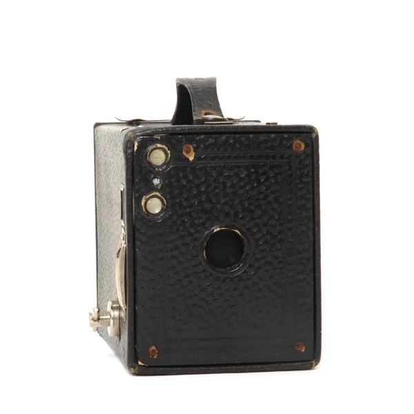Vintage kutusunun üzerinde beyaz izole kamera — Stok fotoğraf