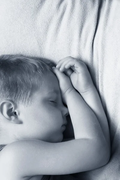 Alszik a gyerek — Stock Fotó