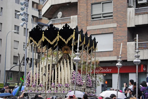 GRANADA, ESPAÑA - 6 DE ABRIL: Nuestra Señora del Amor y del Trabajo en procesión el 6 de abril de 2012 en Granada, España . — Foto de Stock